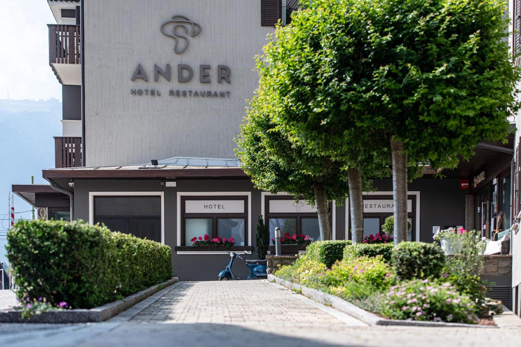 Hotel Ander Brunico Esterno foto