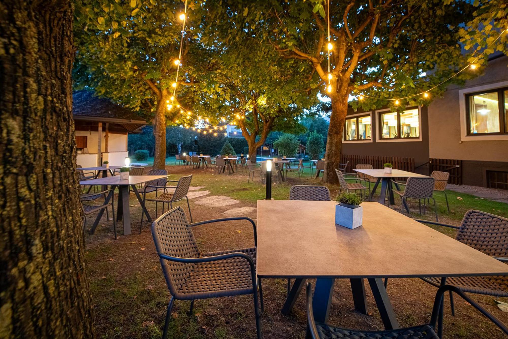 Hotel Ander Brunico Esterno foto